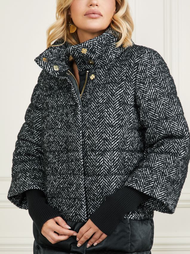Guess Abbey puffer frakk chevron svart og hvit chevron svart og hvit kvinner F0LJ809831