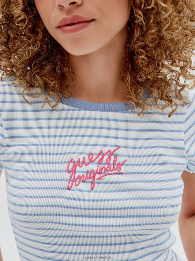 Guess blå stripete t-skjorte med logo foran blå kvinner F0LJ802840
