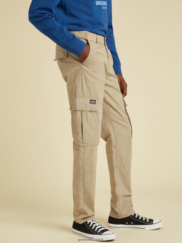 Guess slank bukse med kremlommer i cargo-stil krem menn F0LJ801112