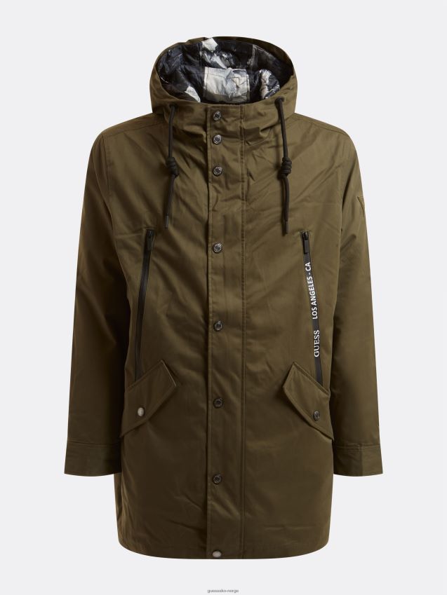 Guess grønne parkaslommer foran grønn menn F0LJ80294