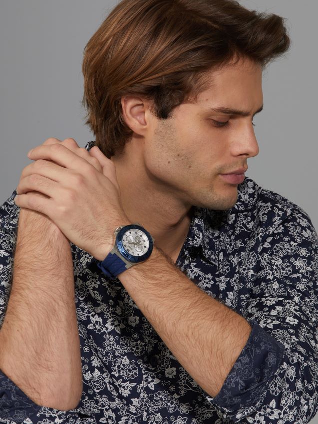 Guess blå multifunksjons sportsklokke uten farge ingen farge unisex F0LJ808744